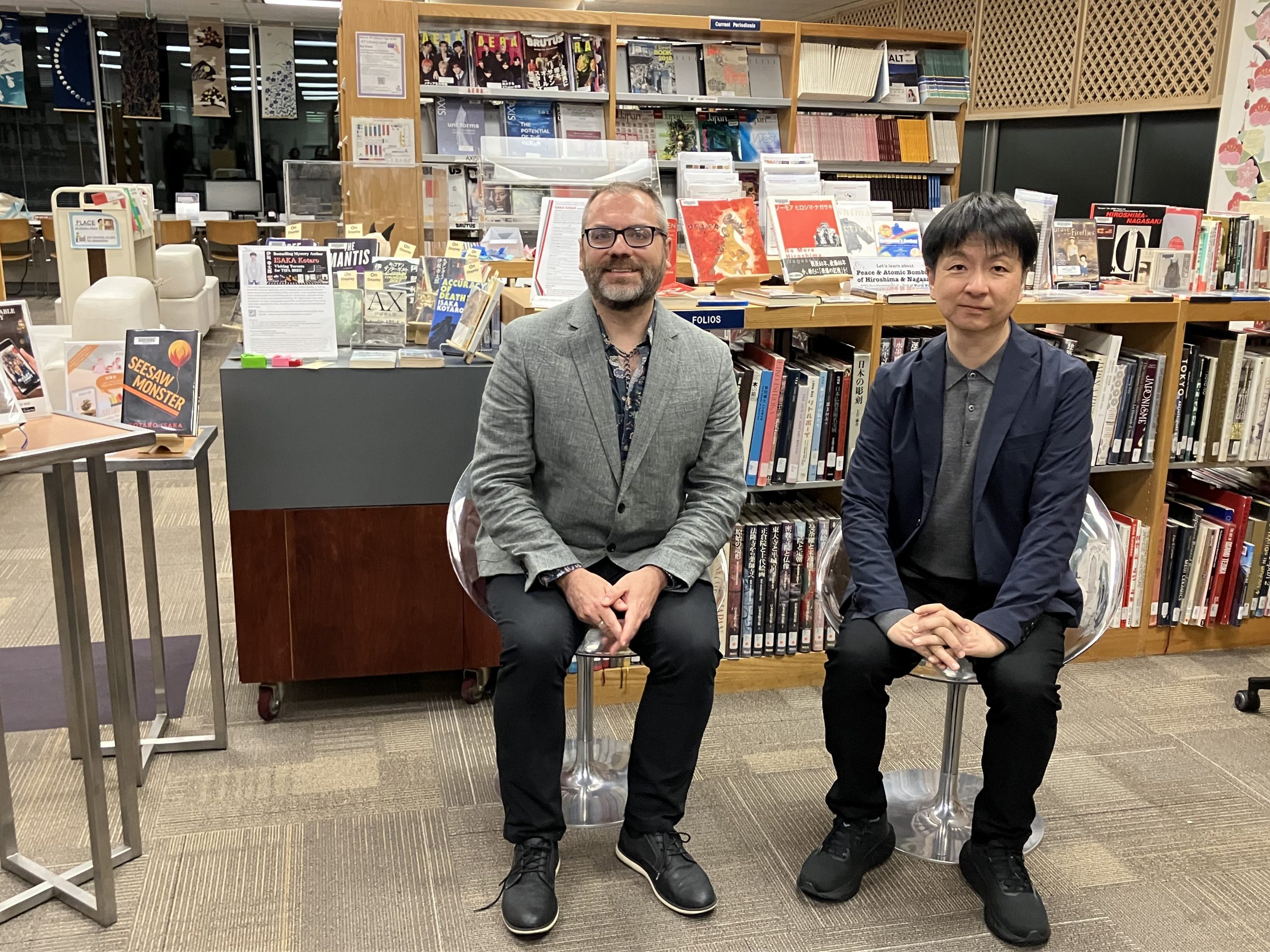 伊坂幸太郎さんとブライアンさんの画像