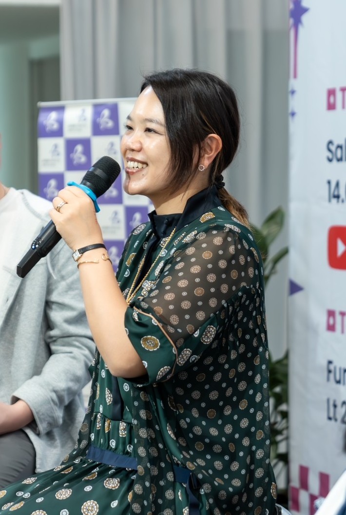 辻村深月さんの画像